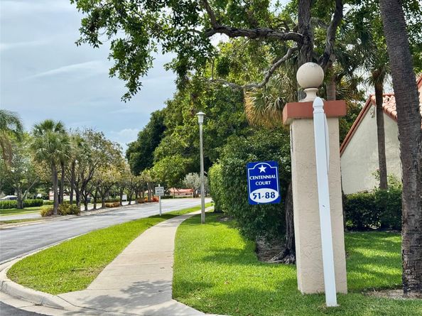 84 Centennial Ct, Deerfield Beach FL 33442
