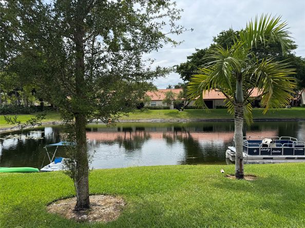 84 Centennial Ct, Deerfield Beach FL 33442
