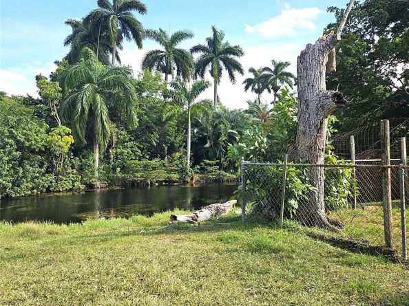 370 NW 65th Ave, Plantation FL 33317