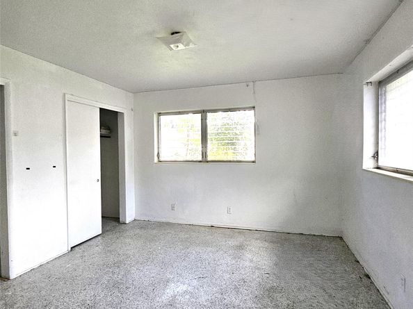 370 NW 65th Ave, Plantation FL 33317