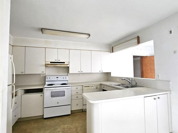 370 NW 65th Ave, Plantation FL 33317