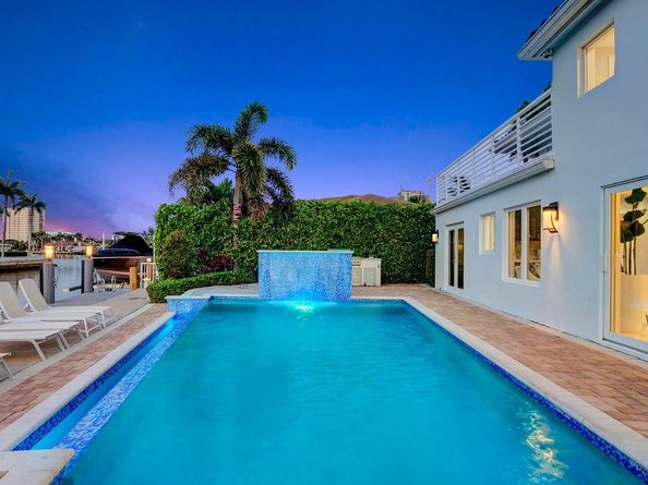 2593 SE 9 Street, Pompano Beach FL 33062