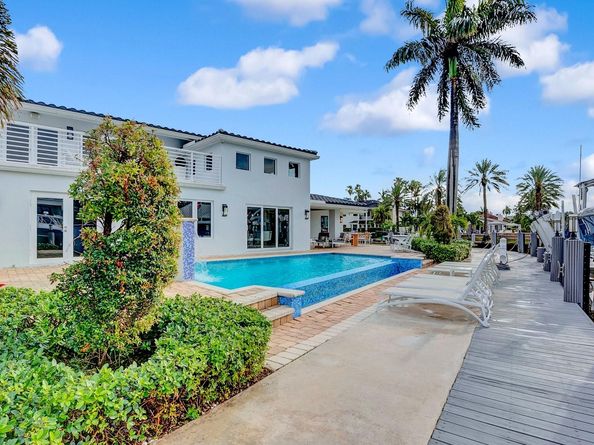 2593 SE 9 Street, Pompano Beach FL 33062