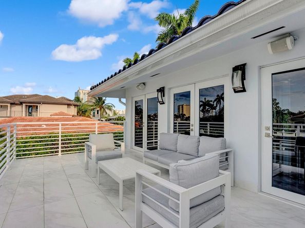 2593 SE 9 Street, Pompano Beach FL 33062