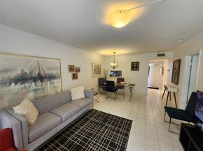 1201 Hillcrest Ct 105, Hollywood FL 33021