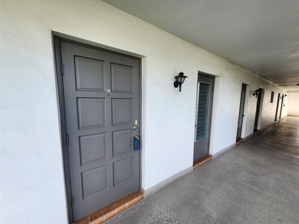 1201 Hillcrest Ct 105, Hollywood FL 33021