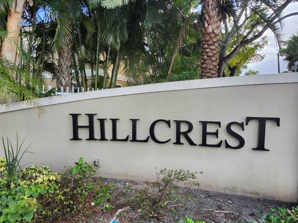 1201 Hillcrest Ct 105, Hollywood FL 33021
