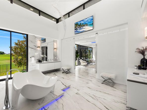 4041 Country Club Ln, Fort Lauderdale FL 33308