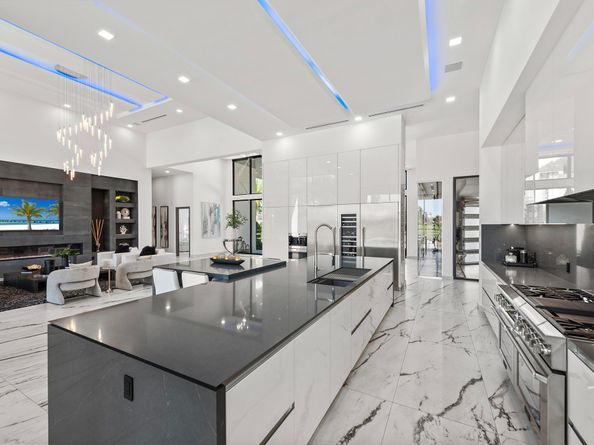 4041 Country Club Ln, Fort Lauderdale FL 33308