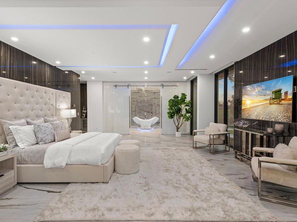 4041 Country Club Ln, Fort Lauderdale FL 33308