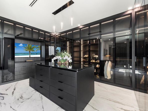 4041 Country Club Ln, Fort Lauderdale FL 33308