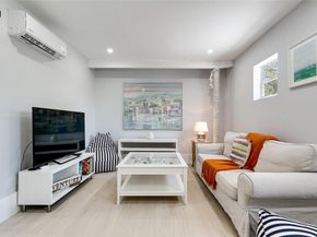 1704 SW 4th Ct, Fort Lauderdale FL 33312