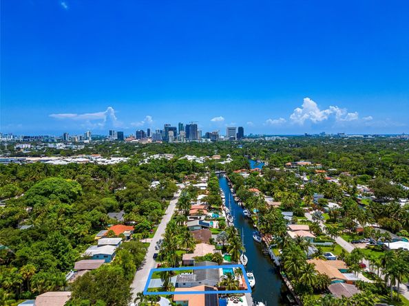 1704 SW 4th Ct, Fort Lauderdale FL 33312