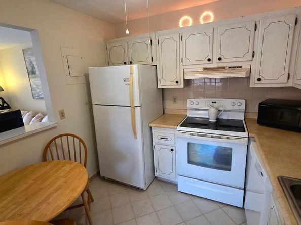 558 Saxony L, Delray Beach FL 33446