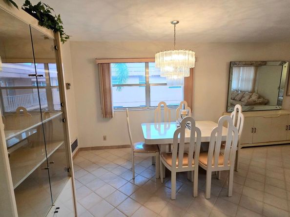 558 Saxony L, Delray Beach FL 33446