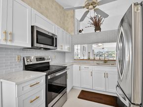 7578 Tahiti Lane 202, Lake Worth FL 33463