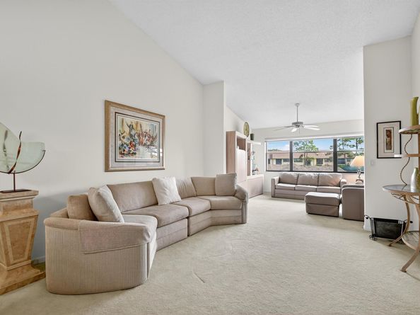 7578 Tahiti Lane 202, Lake Worth FL 33463