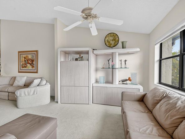 7578 Tahiti Lane 202, Lake Worth FL 33463