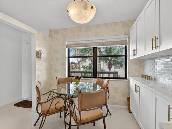 7578 Tahiti Lane 202, Lake Worth FL 33463