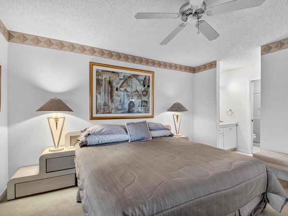 7578 Tahiti Lane 202, Lake Worth FL 33463