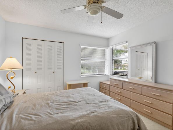 7578 Tahiti Lane 202, Lake Worth FL 33463