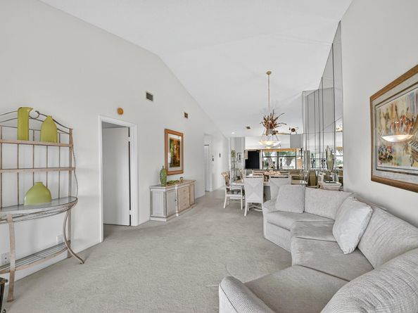 7578 Tahiti Lane 202, Lake Worth FL 33463