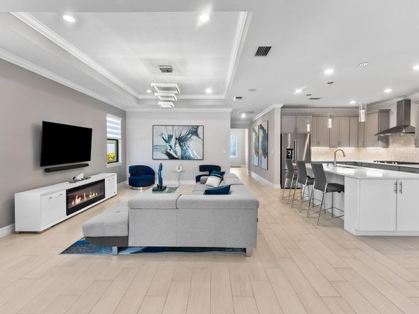 2535 Primrose Pl, Oakland Park FL 33309