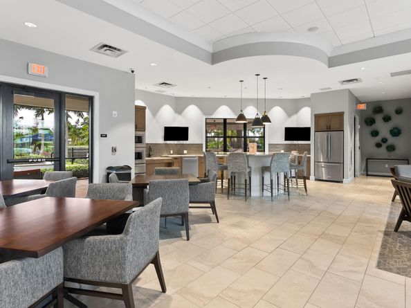 2535 Primrose Pl, Oakland Park FL 33309