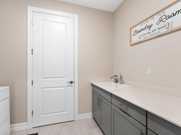 2535 Primrose Pl, Oakland Park FL 33309