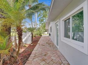 1836 SW 22nd St, Fort Lauderdale FL 33315