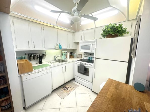 2004 Harwood C 2004, Deerfield Beach FL 33442