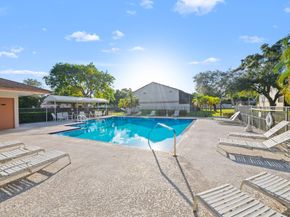 4260 SW 70th Ter 4260, Davie FL 33314