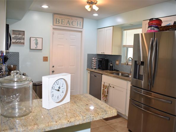 1991 NE 34th St, Lighthouse Point FL 33064