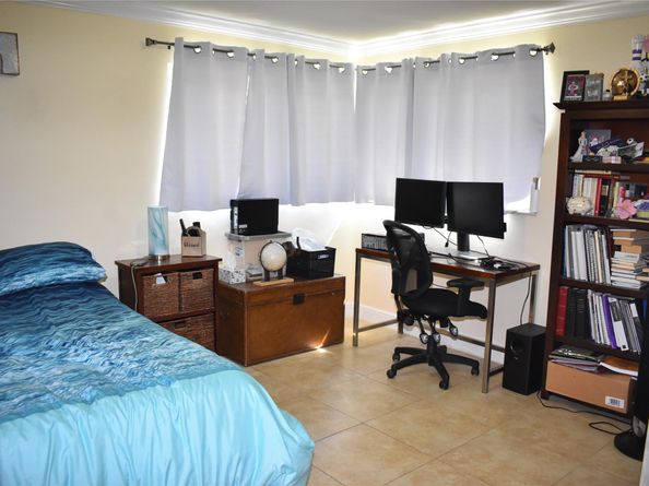 1991 NE 34th St, Lighthouse Point FL 33064