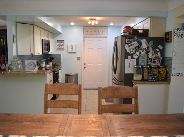 1991 NE 34th St, Lighthouse Point FL 33064