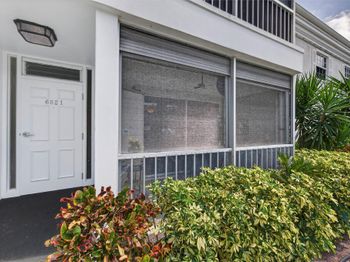 6521 Bay Club Dr