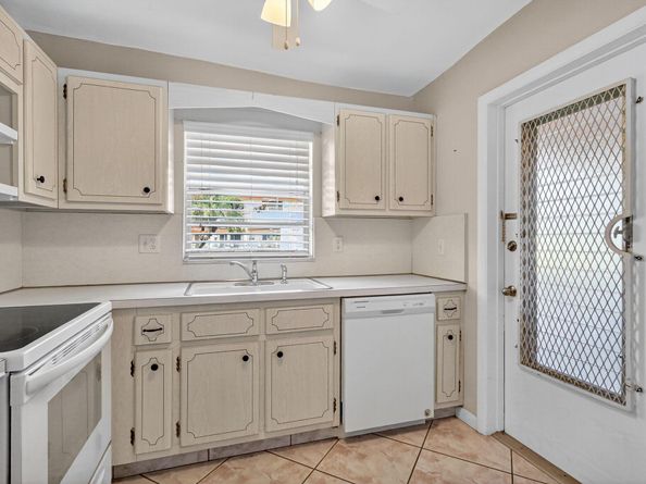 5300 Washington Street J116, Hollywood FL 33021