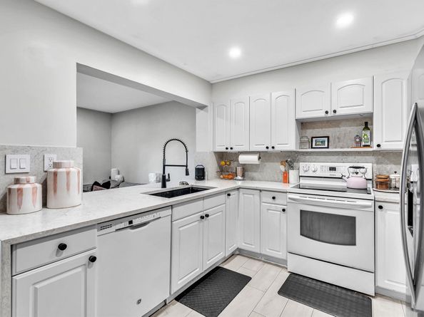 8173 NW 66th Ter, Tamarac FL 33321