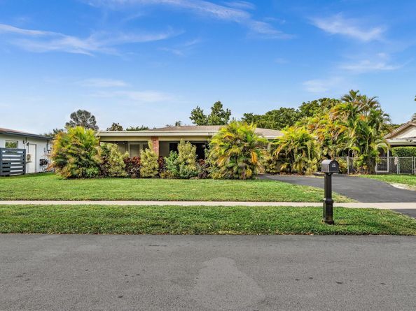 8173 NW 66th Ter, Tamarac FL 33321