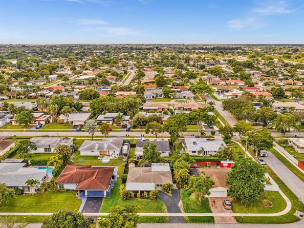 8173 NW 66th Ter, Tamarac FL 33321