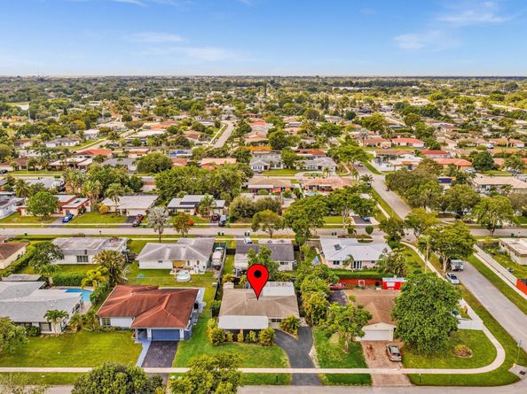 8173 NW 66th Ter, Tamarac FL 33321