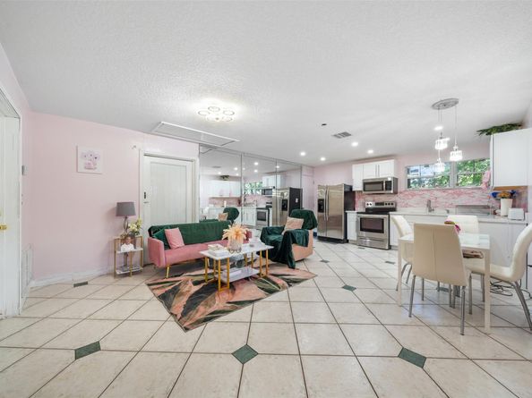 5720 Flagler St, Hollywood FL 33023