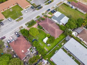 5720 Flagler St, Hollywood FL 33023