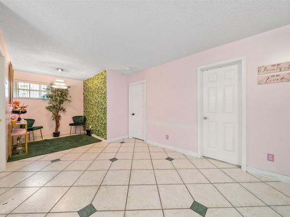 5720 Flagler St, Hollywood FL 33023