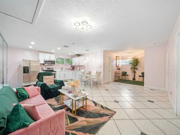 5720 Flagler St, Hollywood FL 33023