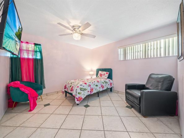 5720 Flagler St, Hollywood FL 33023