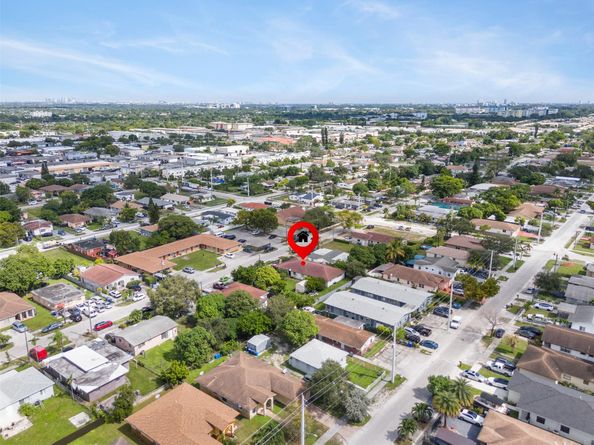 5720 Flagler St, Hollywood FL 33023