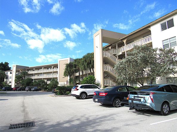 2103 Lucaya Bnd J2, Coconut Creek FL 33066
