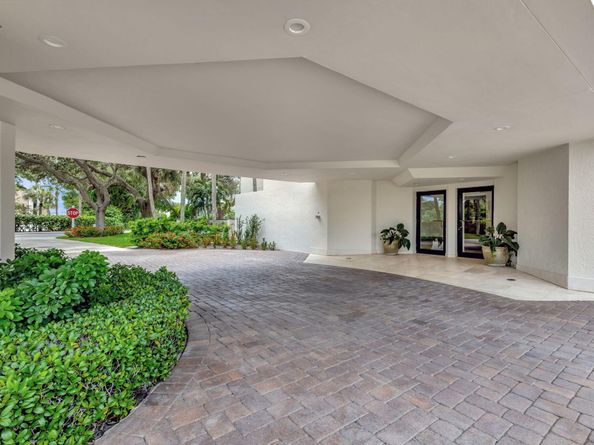 3322 Casseekey Island Road 502, Jupiter FL 33477