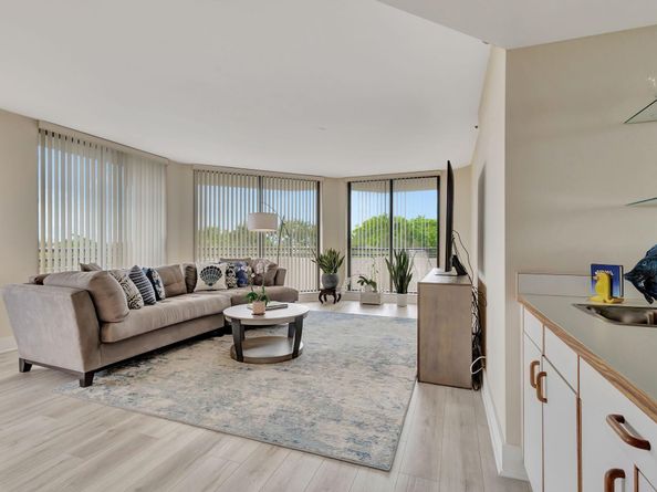 3322 Casseekey Island Road 502, Jupiter FL 33477